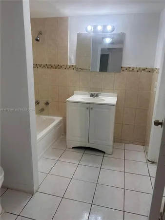 $900 | 2645 Northwest 21st Avenue, Unit 7B, Oakland Park, FL 33311
