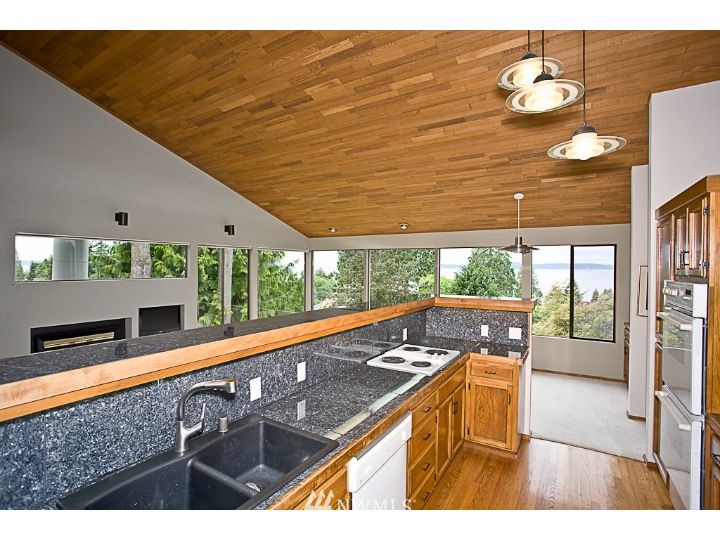 8116 Frederick Place Edmonds, WA 98026 - Photo 12 of 25