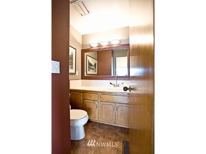 8116 Frederick Place Edmonds, WA 98026 - Photo 16 of 25