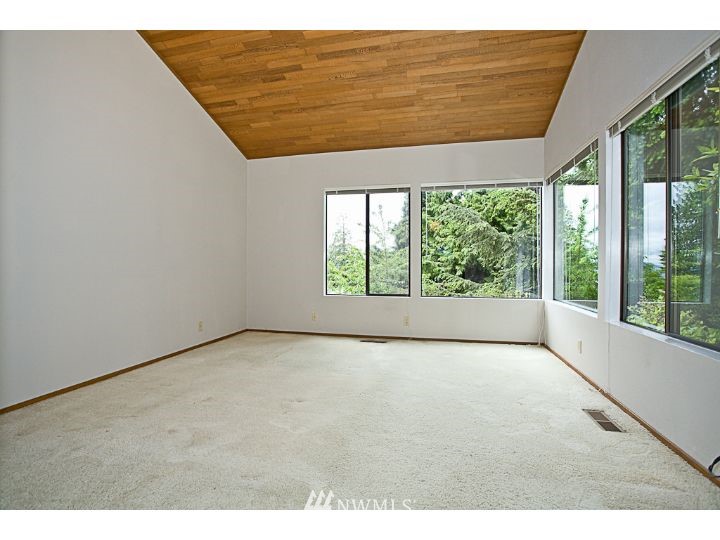 8116 Frederick Place Edmonds, WA 98026 - Photo 4 of 25