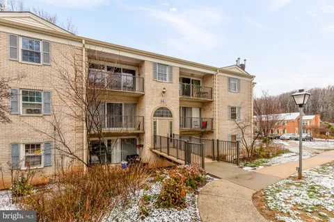 $2,250 | 882 College Parkway, Unit 88230, Rockville, MD 20850