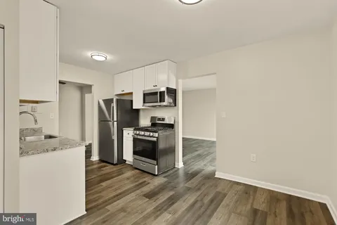 $2,250 | 882 College Parkway, Unit 88230, Rockville, MD 20850