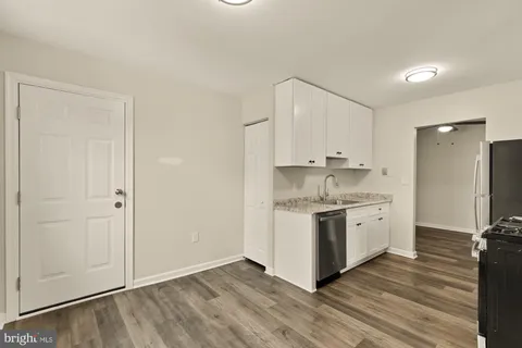 $2,250 | 882 College Parkway, Unit 88230, Rockville, MD 20850