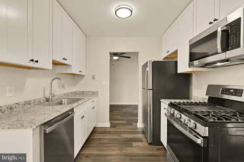 $2,250 | 882 College Parkway, Unit 88230, Rockville, MD 20850