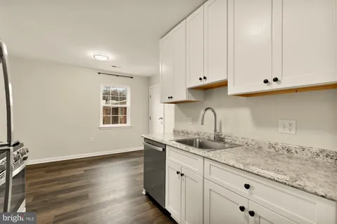 $2,250 | 882 College Parkway, Unit 88230, Rockville, MD 20850