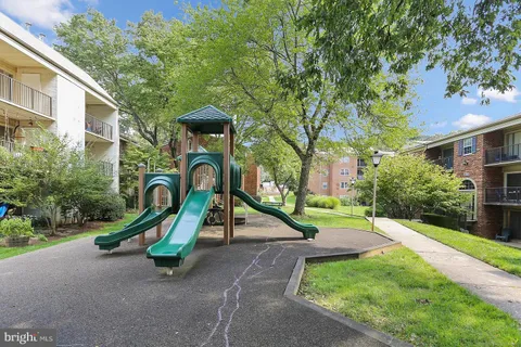 $2,250 | 882 College Parkway, Unit 88230, Rockville, MD 20850