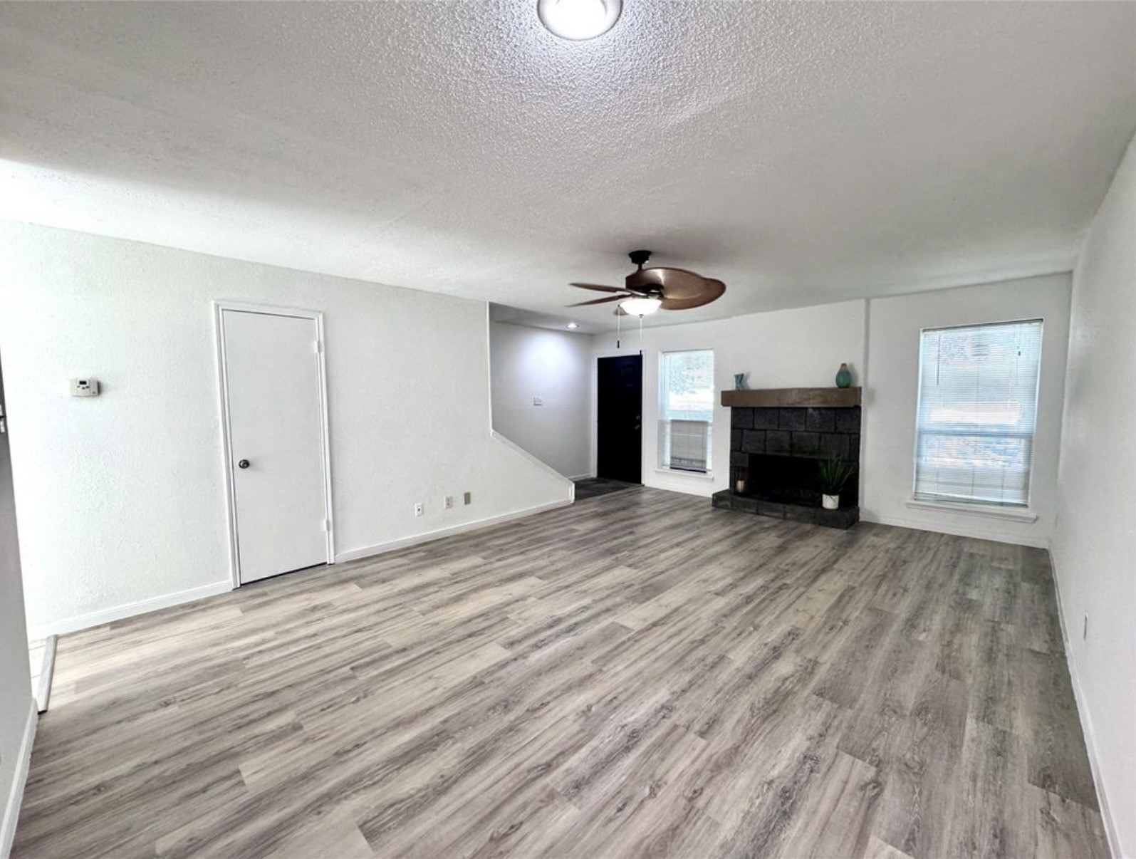 9901 Sharpcrest Street, Unit M6 Houston, TX 77036 - Photo 4 of 24