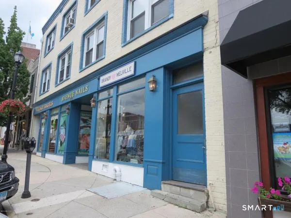 $2,500 | 375 Greenwich Avenue, Unit 5, Greenwich, CT 06830