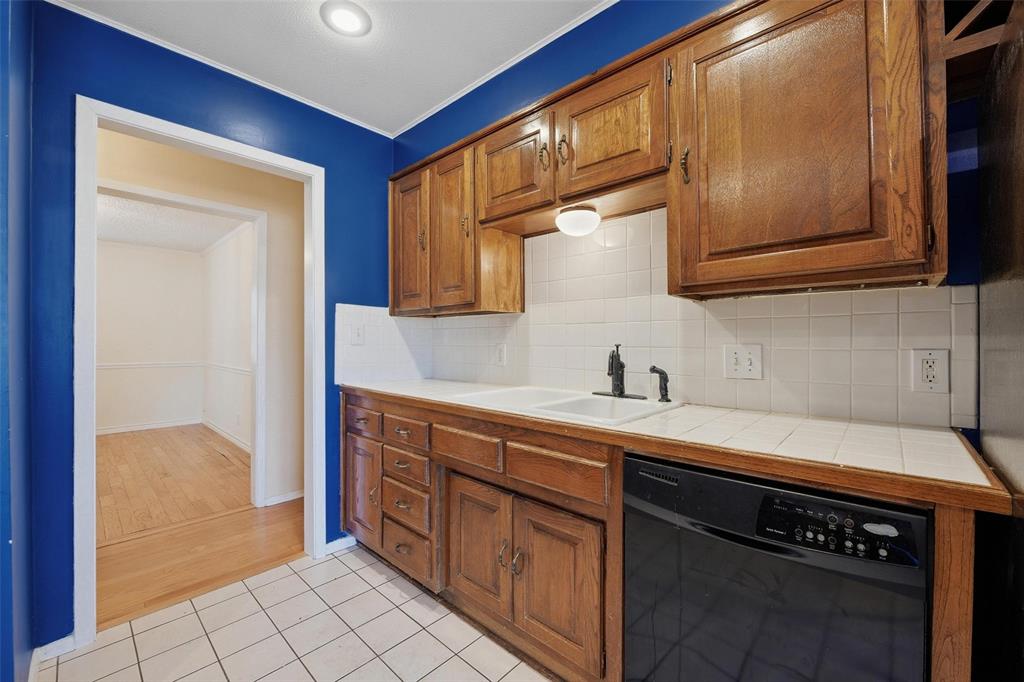 1721 High Ridge Road Benbrook, TX 76126 - Photo 12 of 31