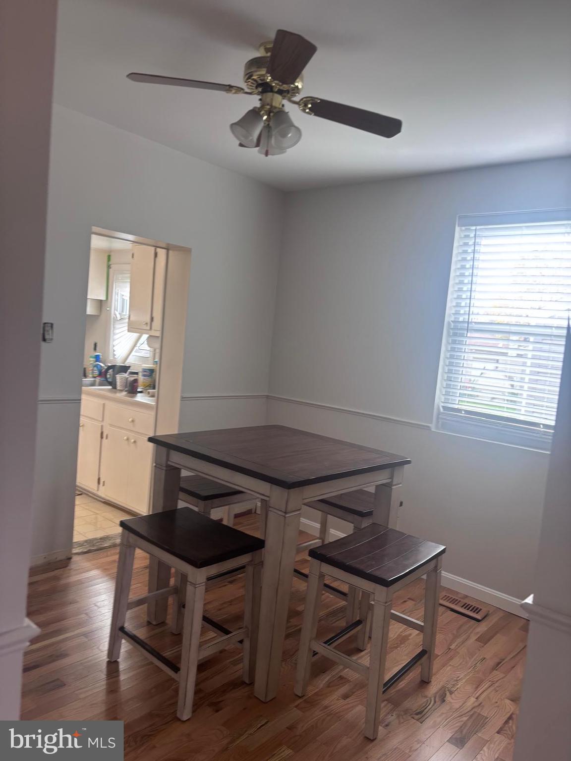 224 Pinewood Road Baltimore, MD 21222 - Photo 7 of 21 a room with furniture and window