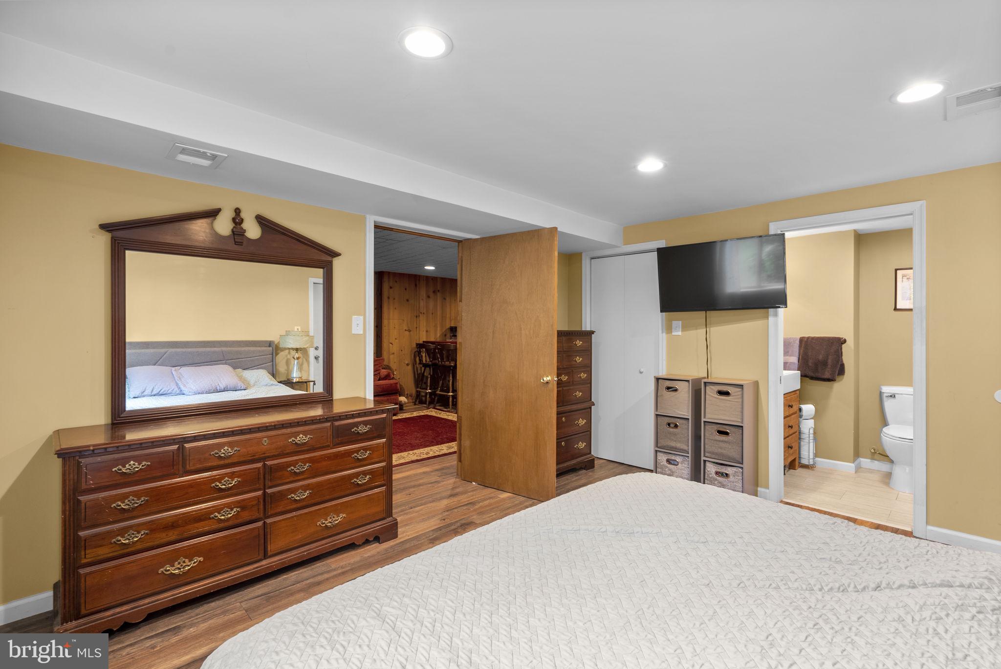 7301 Chrome Mine Road Gaithersburg, MD 20882 - Photo 35 of 45