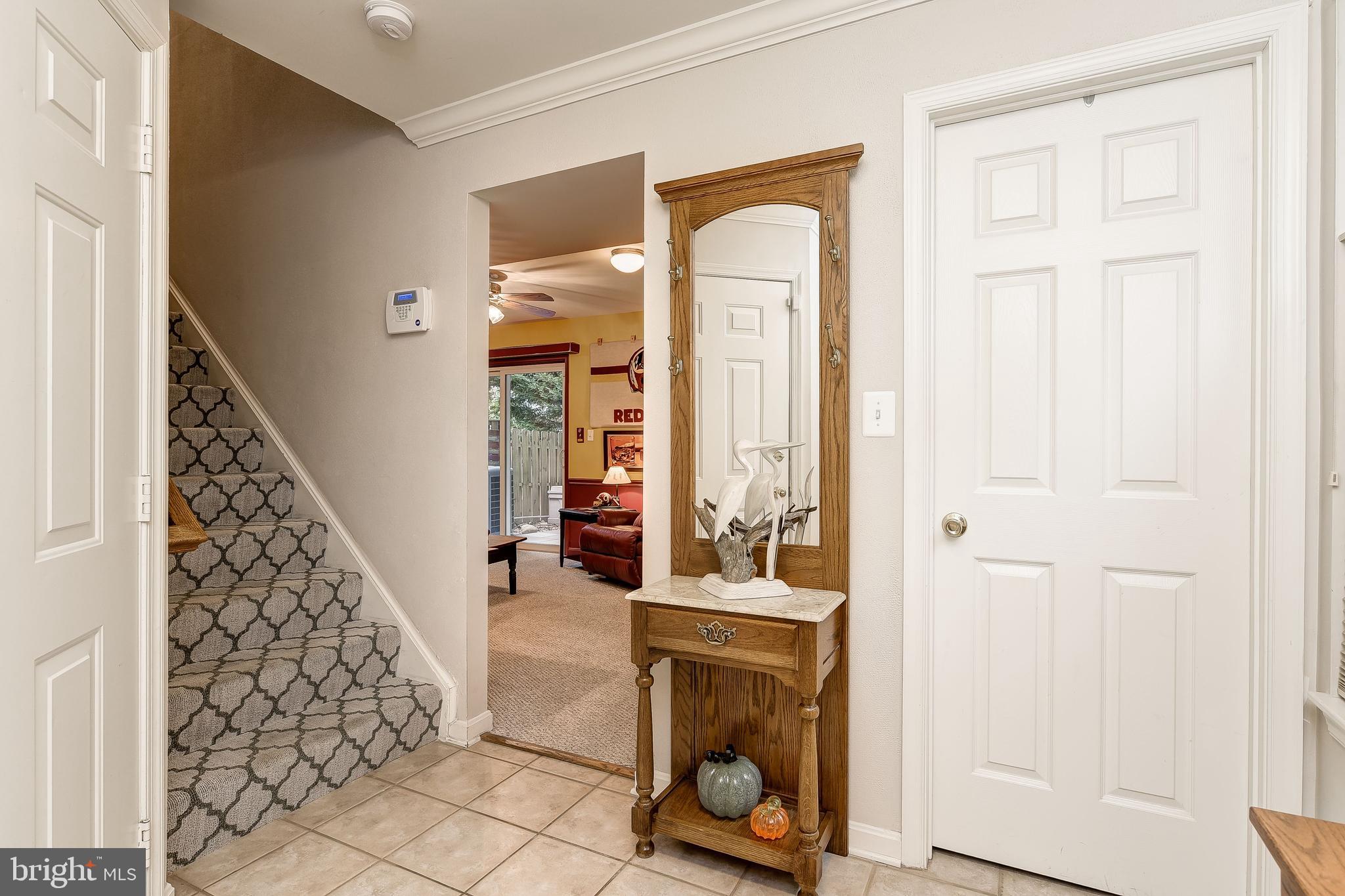 11012 Hemingway Court Silver Spring, MD 20902 - Photo 3 of 19 Foyer