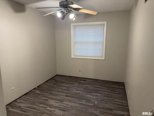 $1,800 | 1868 Kings Drive, Bettendorf, IA 52722