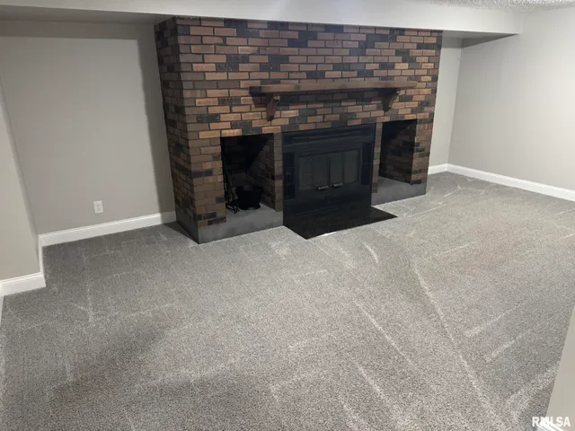 $1,800 | 1868 Kings Drive, Bettendorf, IA 52722