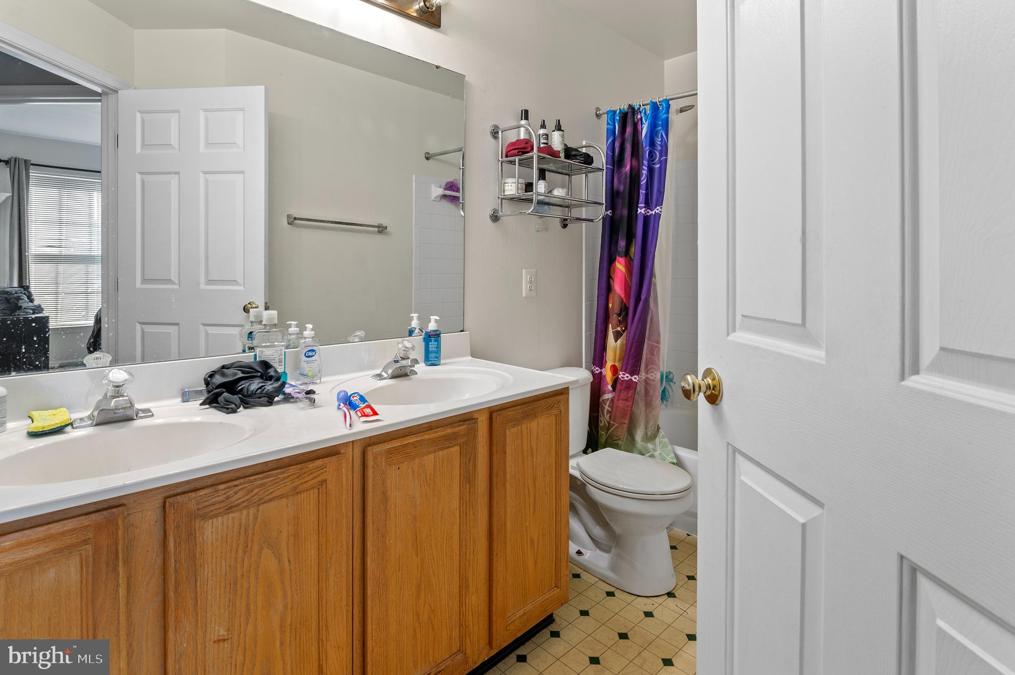 7106 Firebrush Court Clinton, MD 20735 - Photo 18 of 28 Upper Level Full Bath