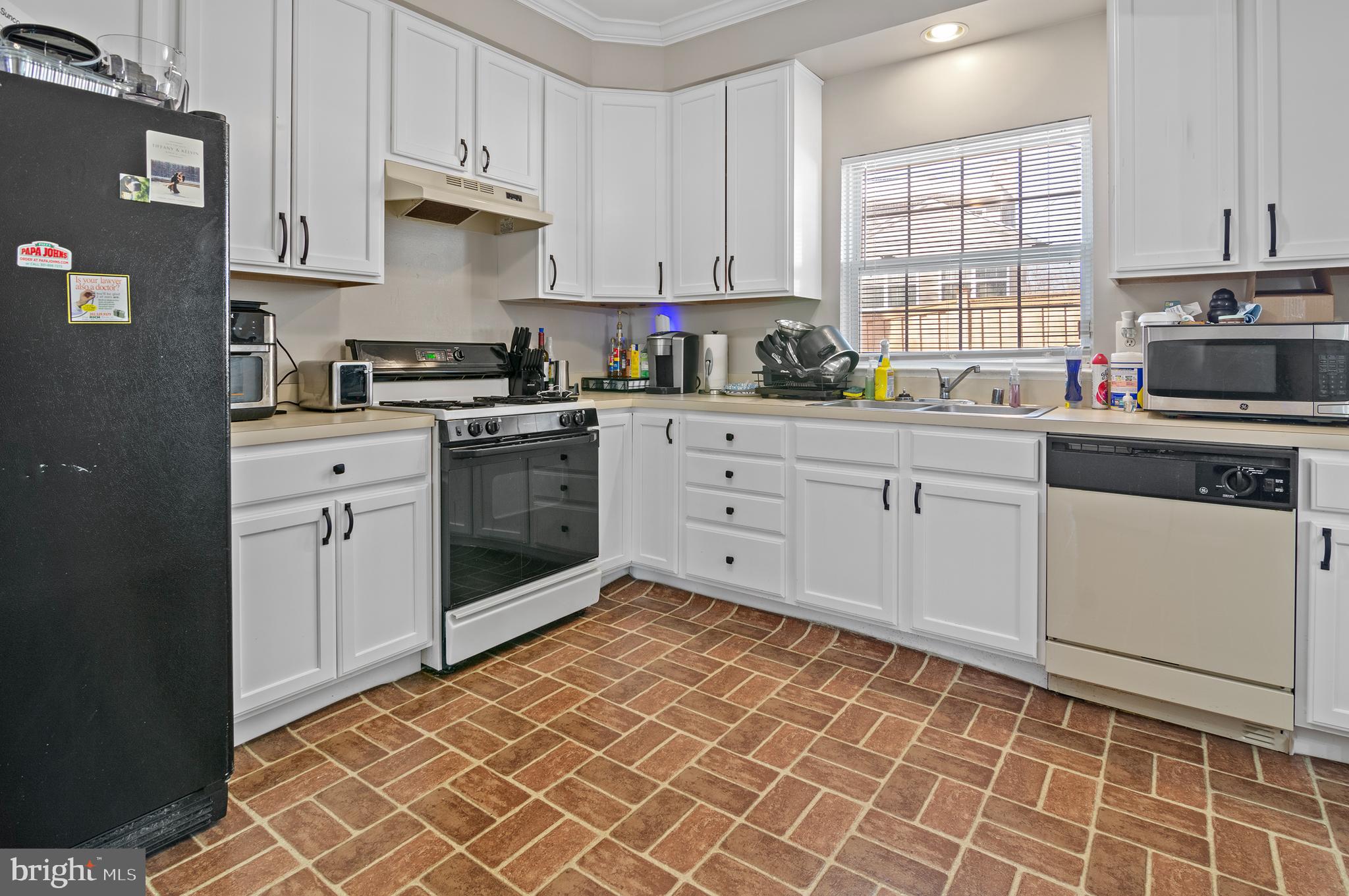 7106 Firebrush Court Clinton, MD 20735 - Photo 10 of 28 Kitchen