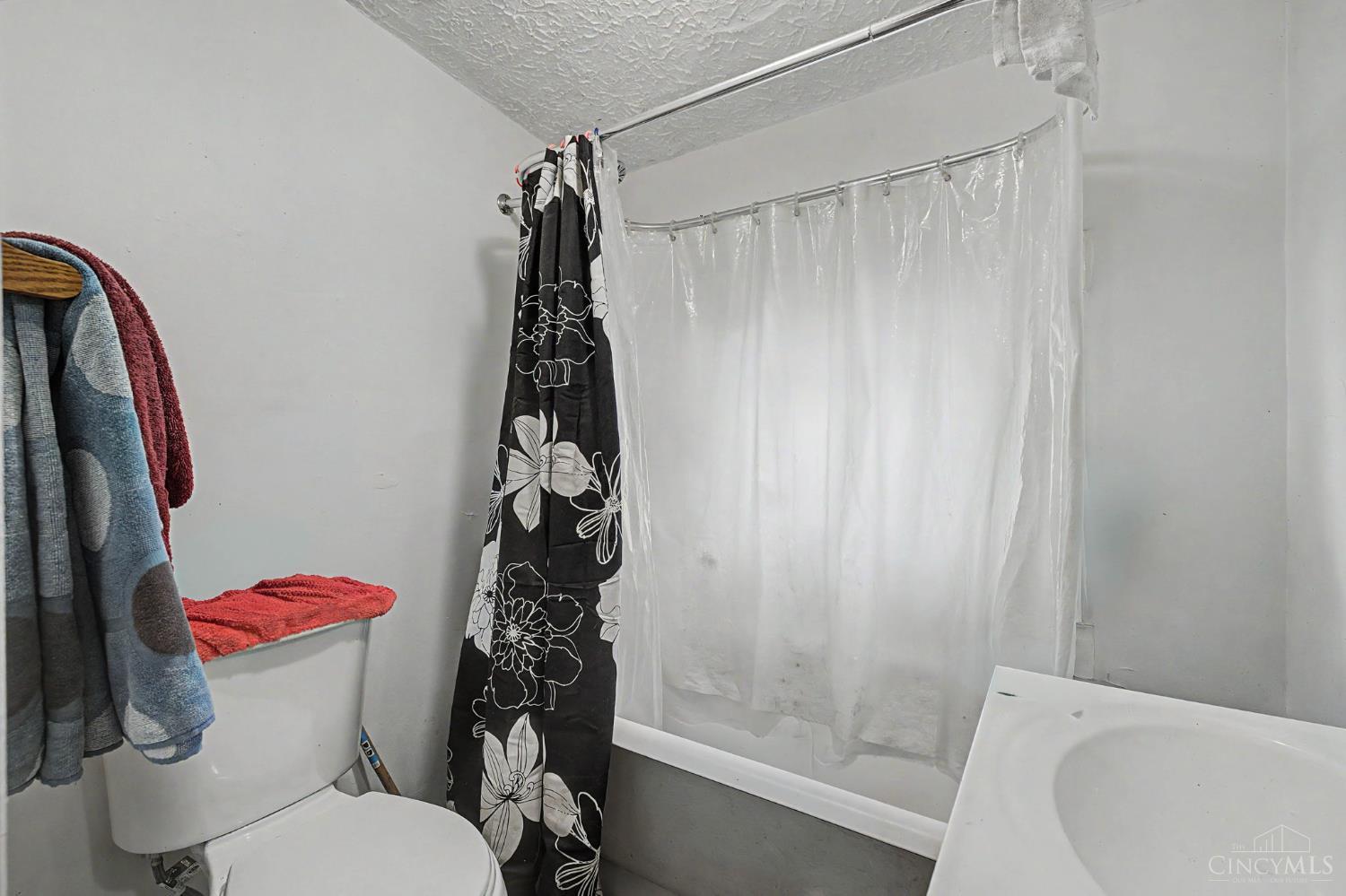 1246 Quebec Road Cincinnati, OH 45205 - Photo 20 of 40
