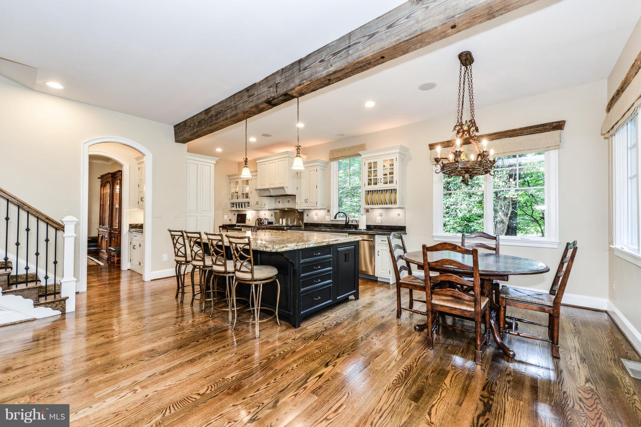 306 Ayito Road Southeast Vienna, VA 22180 - Photo 14 of 82 Great room shows light and space