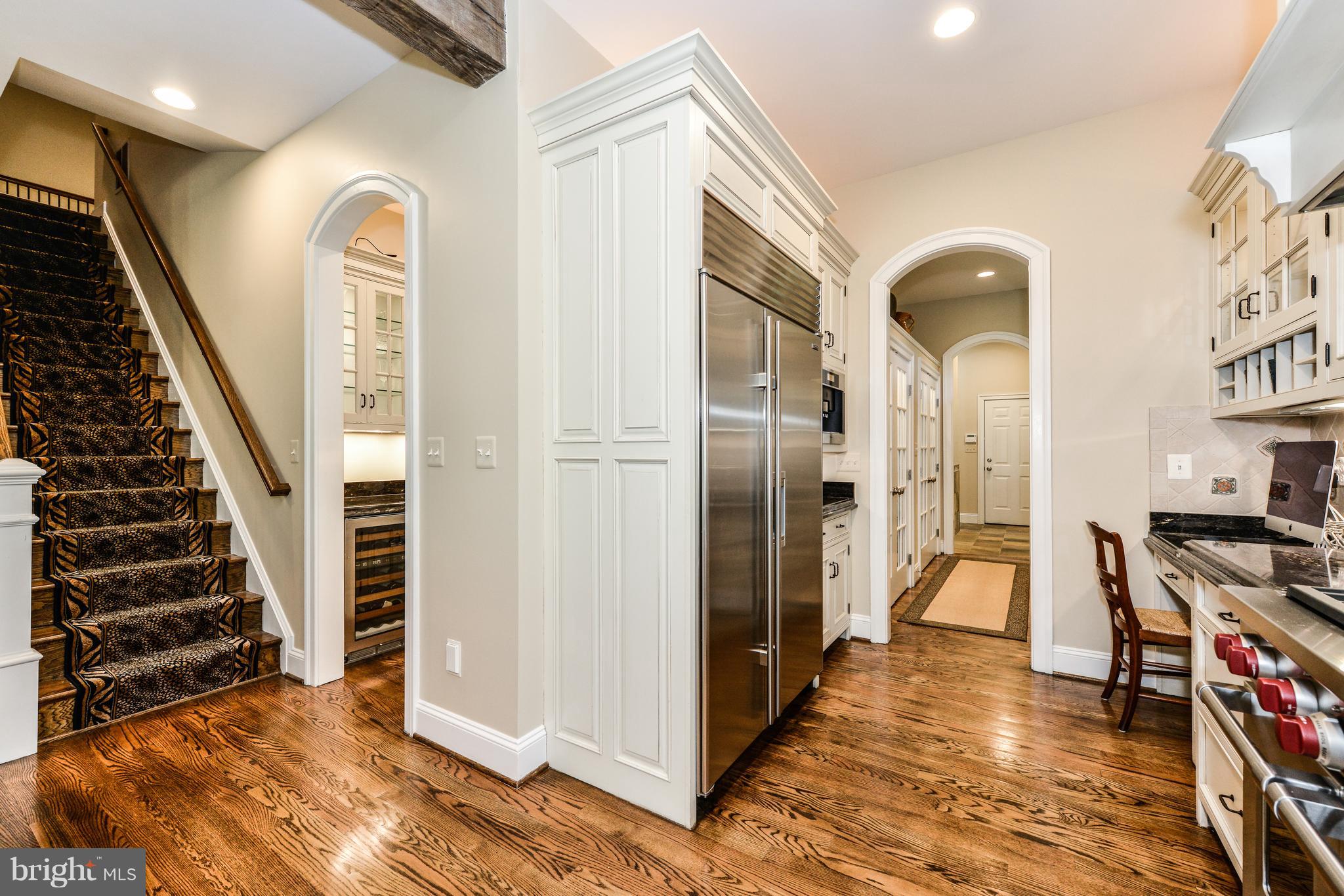 306 Ayito Road Southeast Vienna, VA 22180 - Photo 17 of 82 Subzero