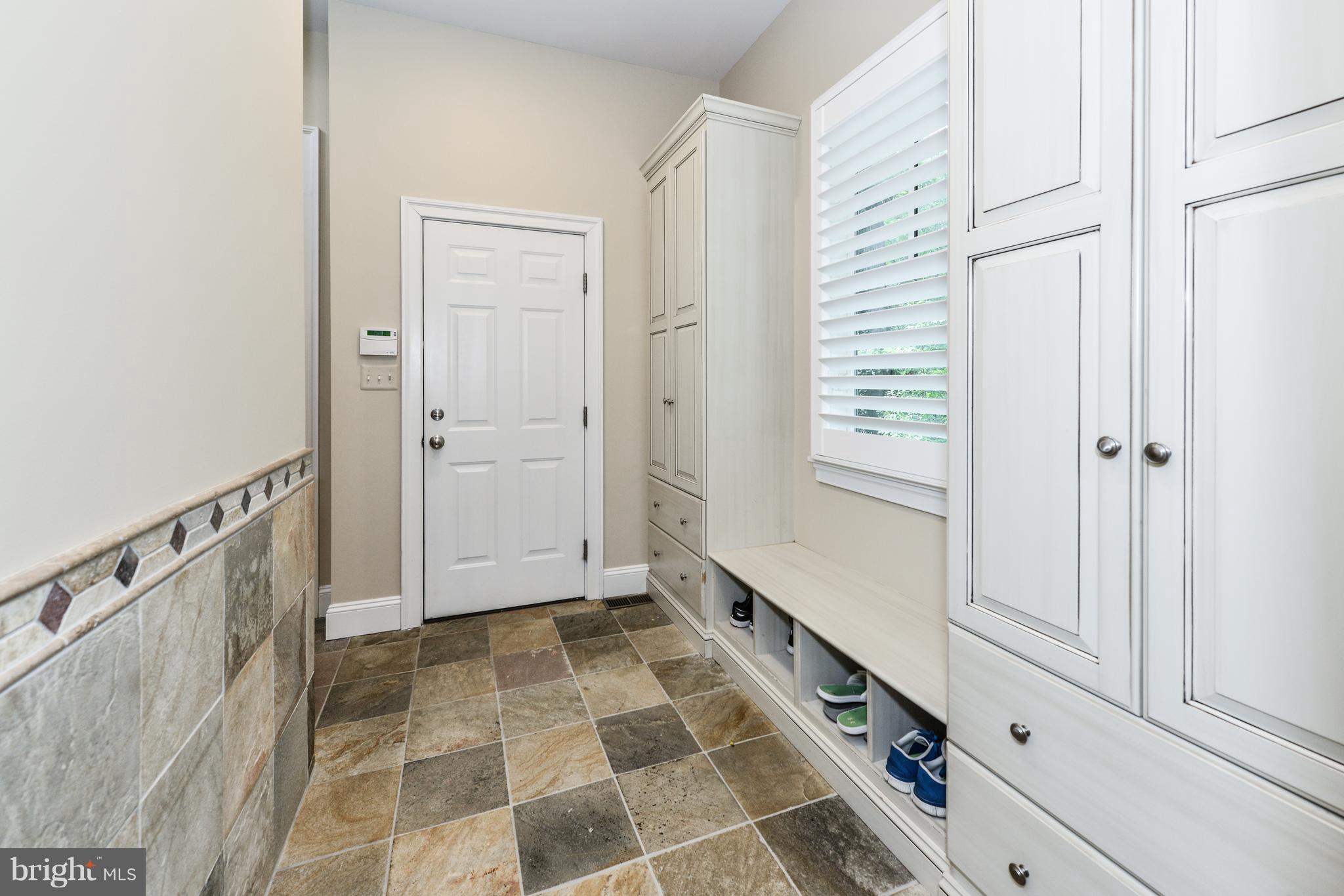 306 Ayito Road Southeast Vienna, VA 22180 - Photo 22 of 82 Mudroom with space for all