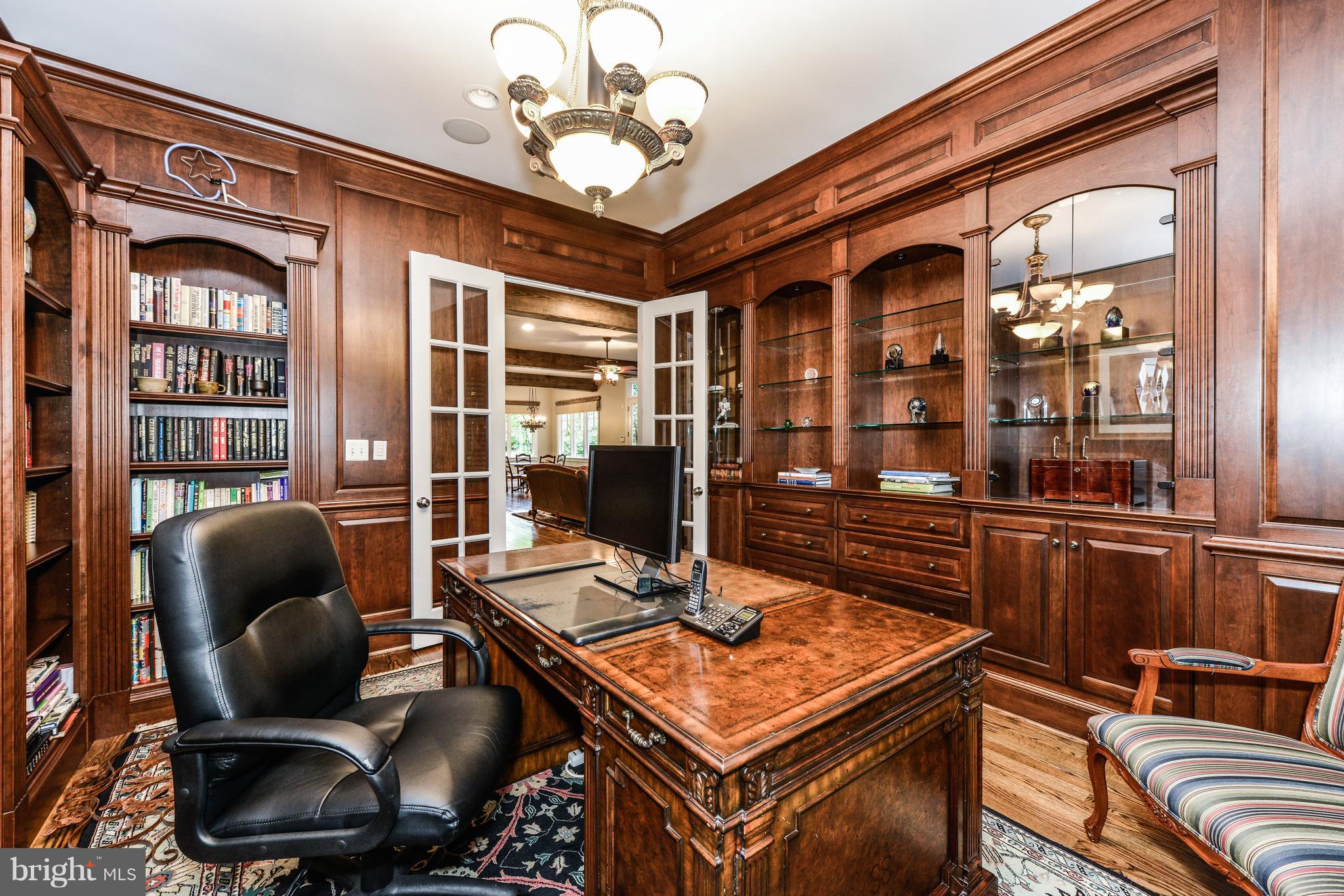 306 Ayito Road Southeast Vienna, VA 22180 - Photo 29 of 82 Office #1 with built-ins