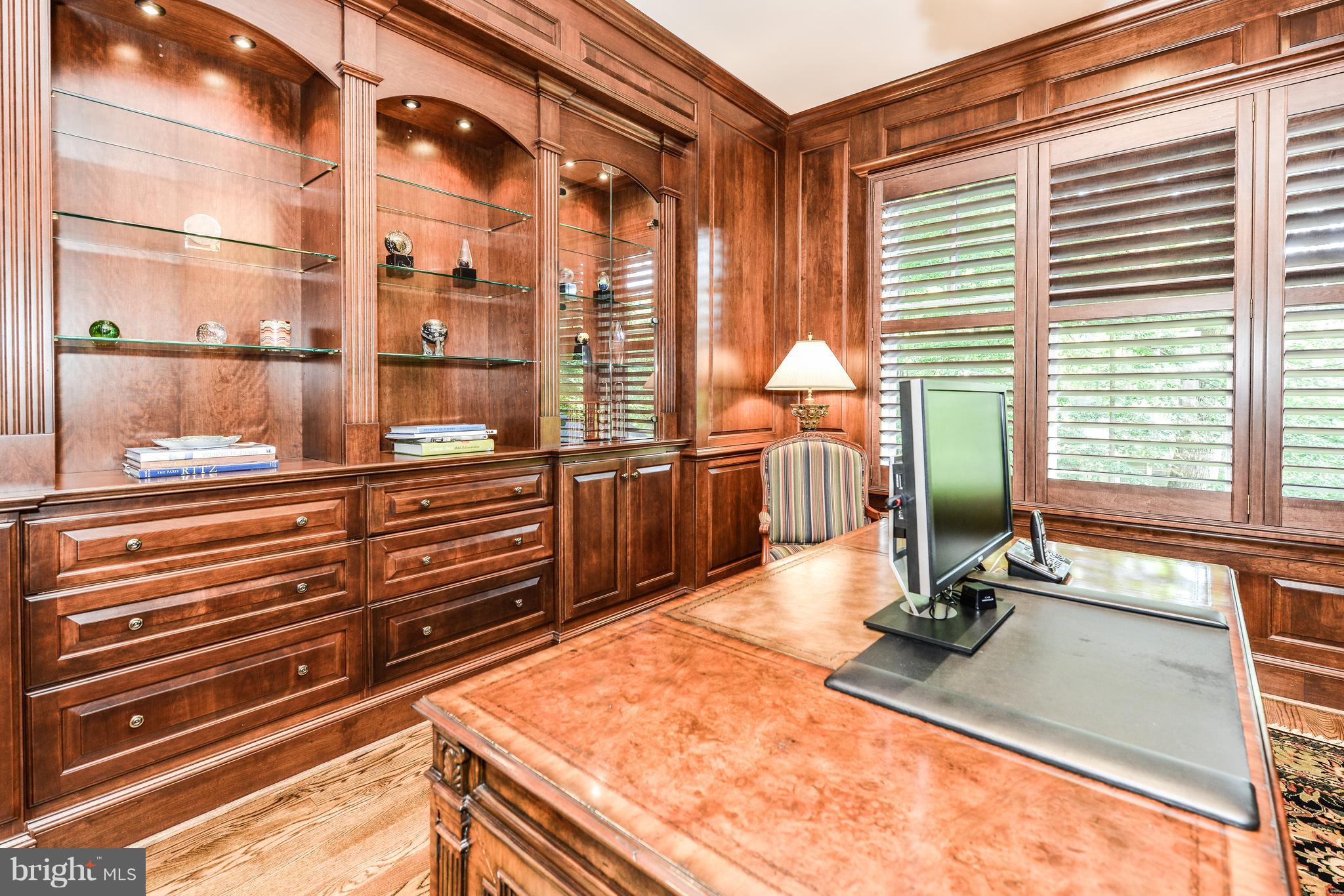306 Ayito Road Southeast Vienna, VA 22180 - Photo 31 of 82 Right off the Great Room
