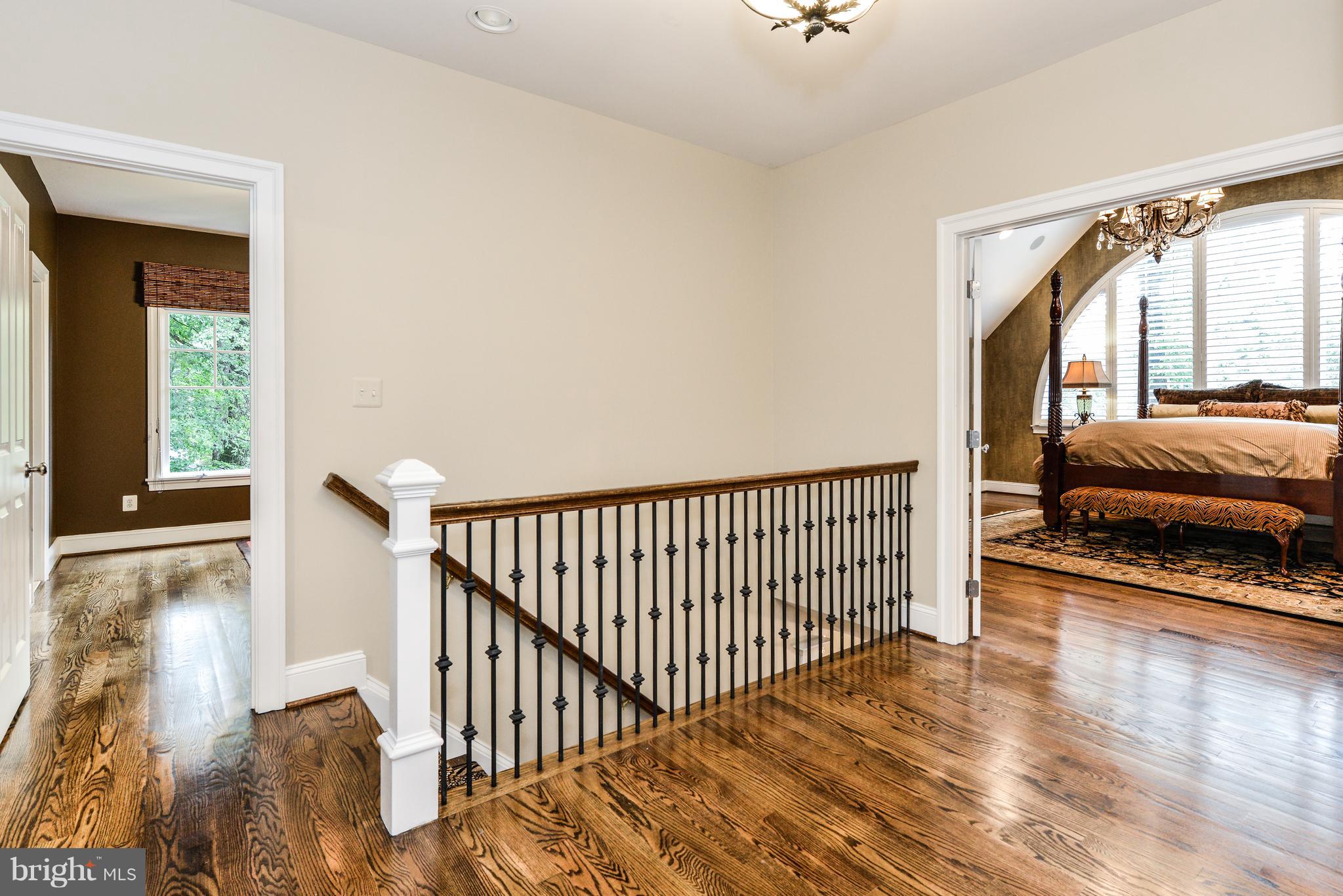 306 Ayito Road Southeast Vienna, VA 22180 - Photo 34 of 82 Upper level foyer off master