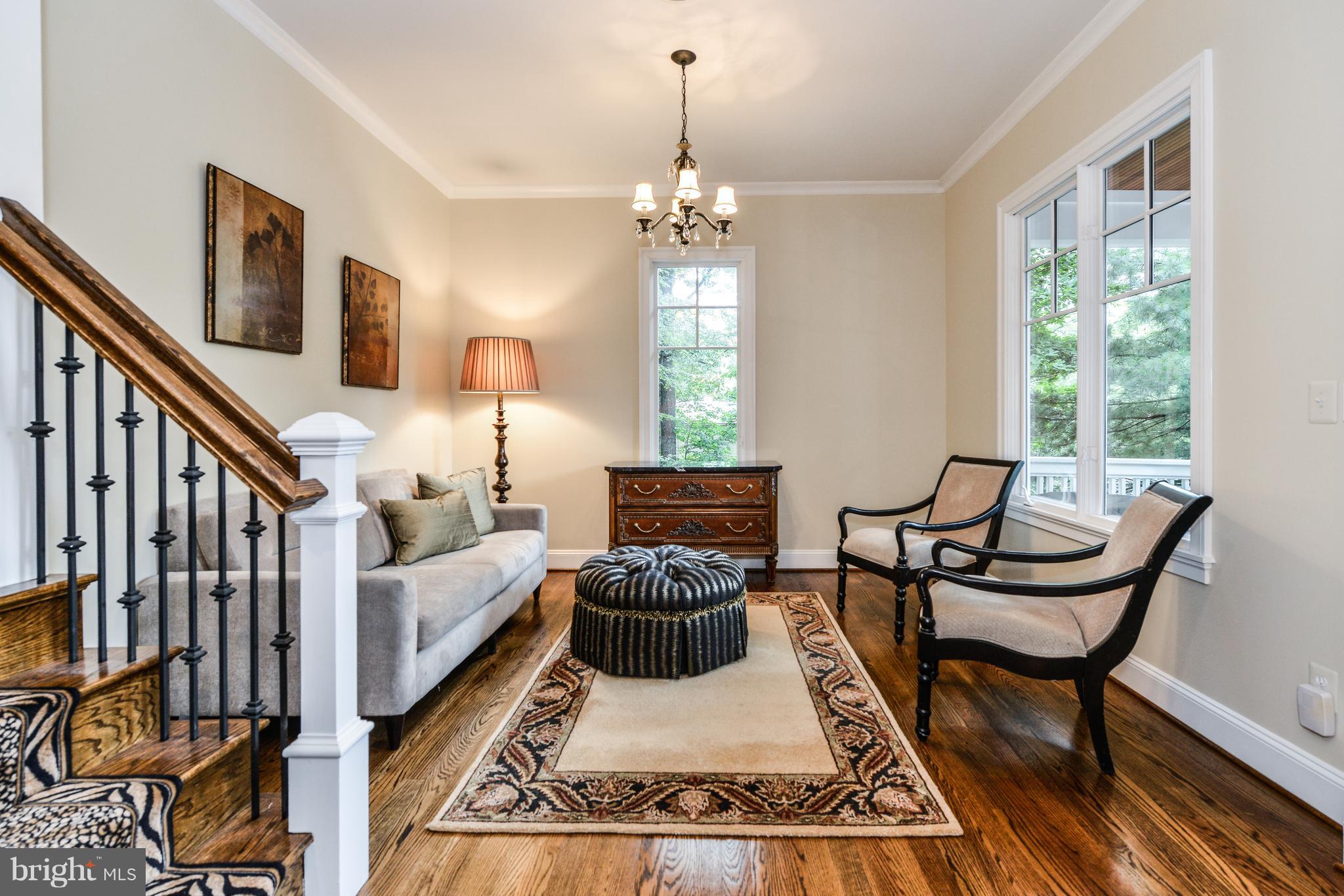 306 Ayito Road Southeast Vienna, VA 22180 - Photo 6 of 82 Hardwoods and custom lighting