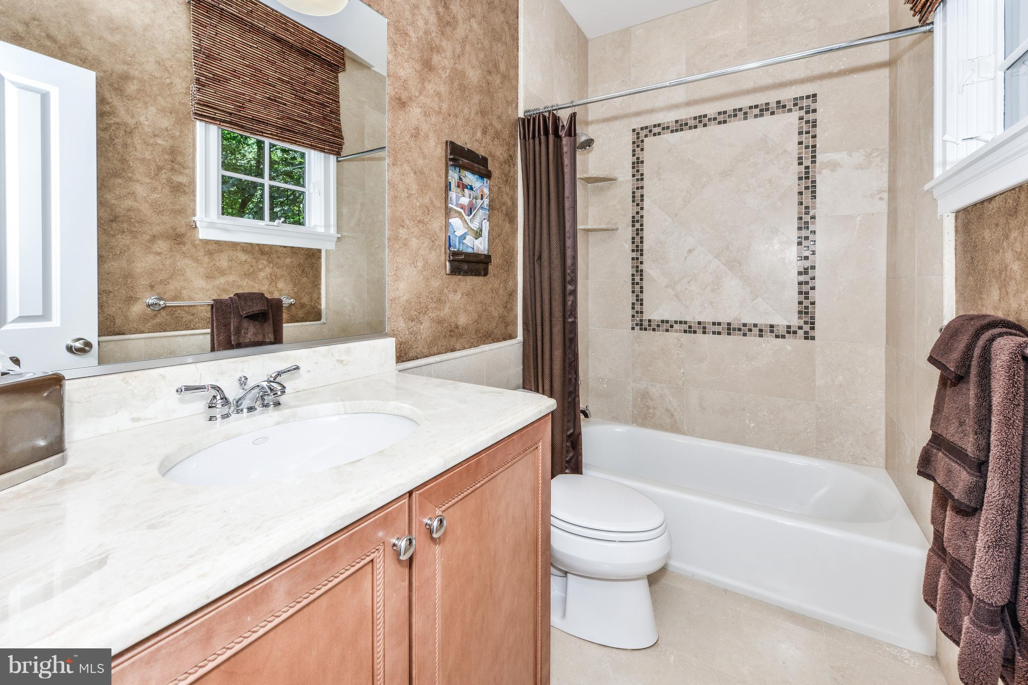 306 Ayito Road Southeast Vienna, VA 22180 - Photo 57 of 82 Bedroom #4 bath