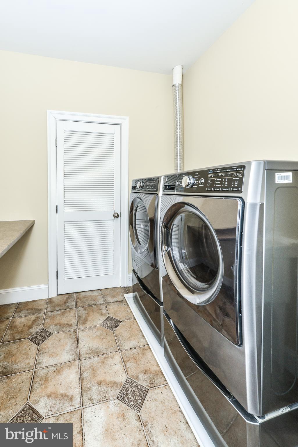 306 Ayito Road Southeast Vienna, VA 22180 - Photo 59 of 82 Space