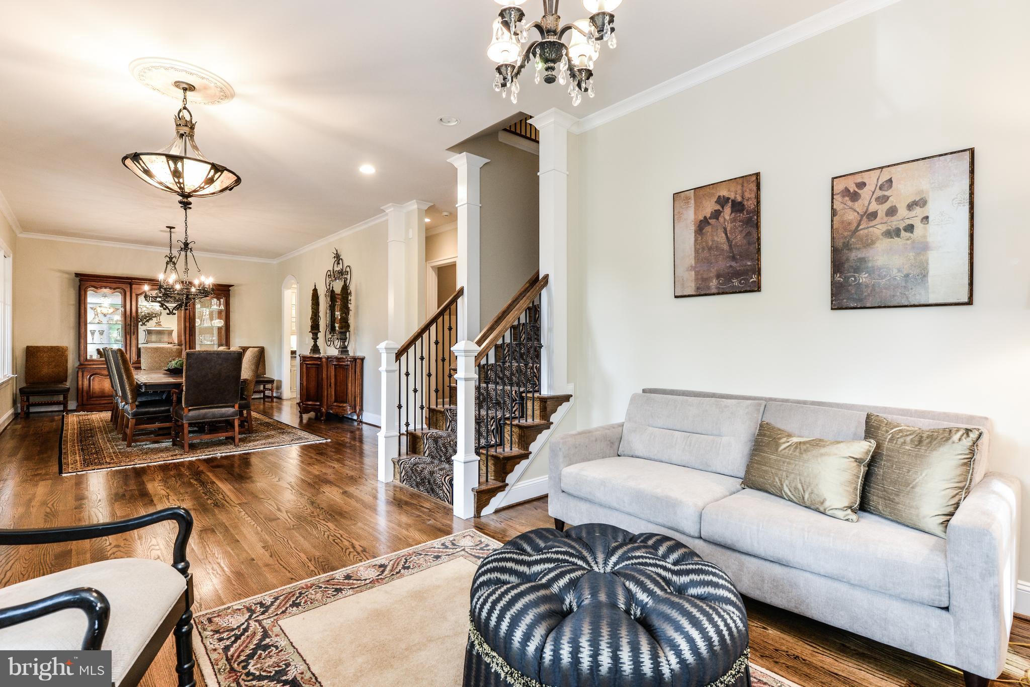 306 Ayito Road Southeast Vienna, VA 22180 - Photo 7 of 82 Space to entertain all in the living & dining