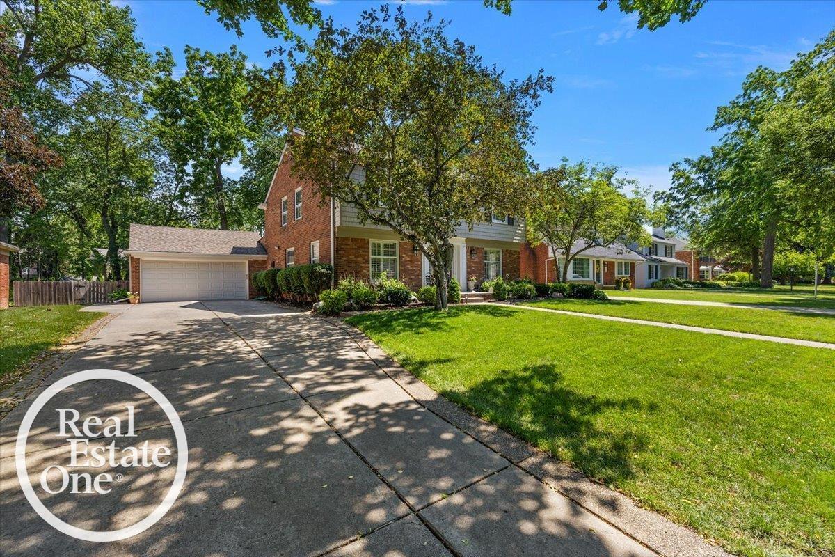 324 Cloverly Road Grosse Pointe Farms, MI 48236 - Photo 2 of 46