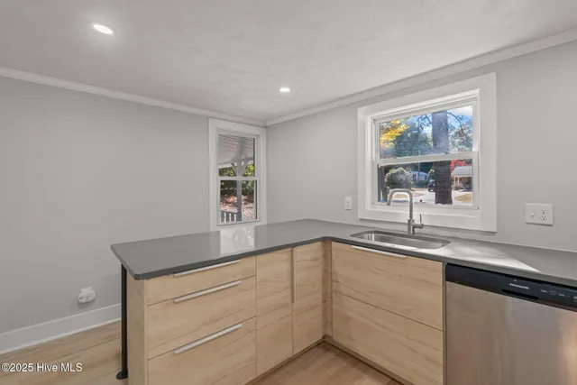 $1,750 | 255 West Delaware Avenue, Southern Pines, NC 28387