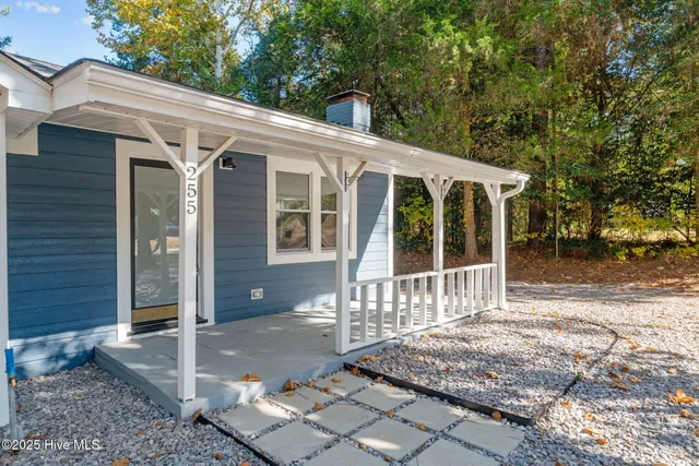 $1,750 | 255 West Delaware Avenue, Southern Pines, NC 28387