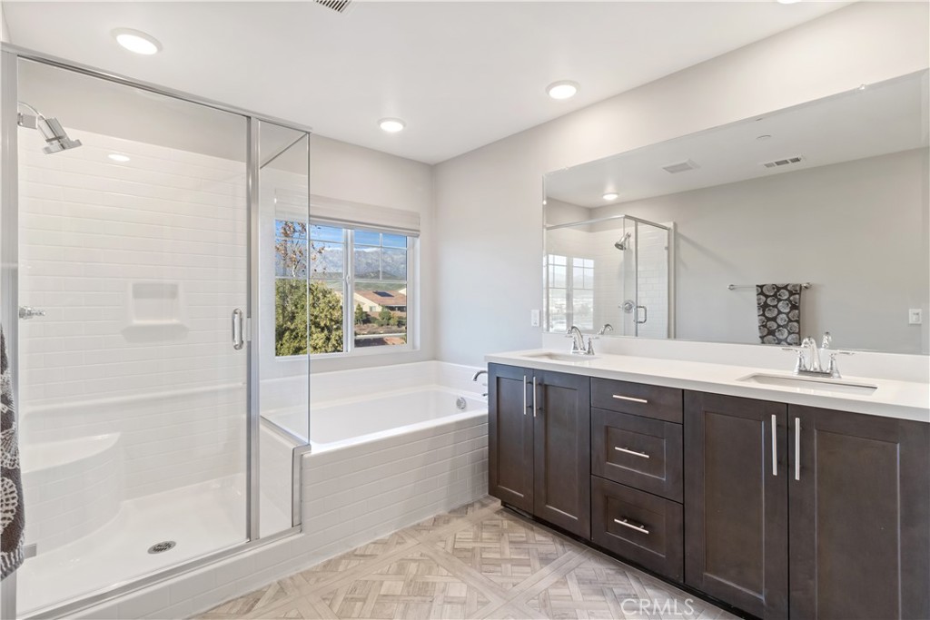 6291 Botanic Road Banning, CA 92220 - Photo 29 of 40 Primary Bath