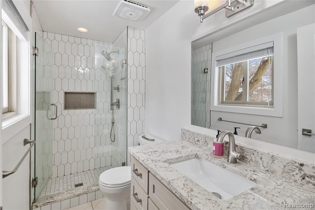 1659 Dennett Lane Rochester Hills, MI 48307 - Photo 20 of 49