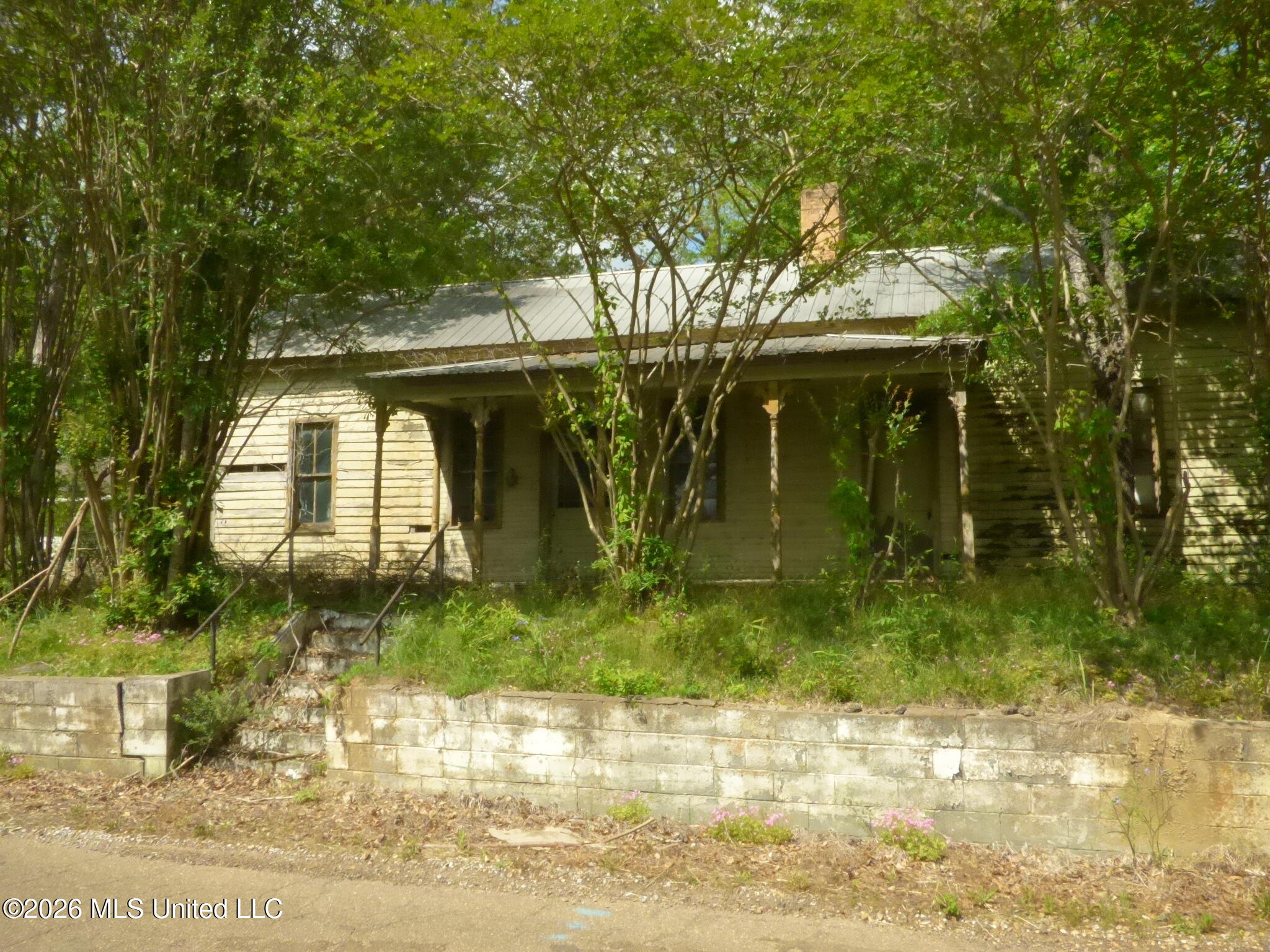 261 Holmes Street Liberty, MS 39645 - Photo 4 of 13 P1350444
