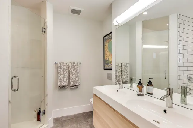 $325,000 | 3320 North Narragansett Avenue, Unit 2, Chicago, IL 60634