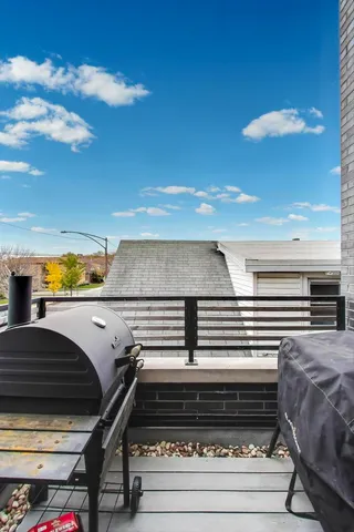 $325,000 | 3320 North Narragansett Avenue, Unit 2, Chicago, IL 60634