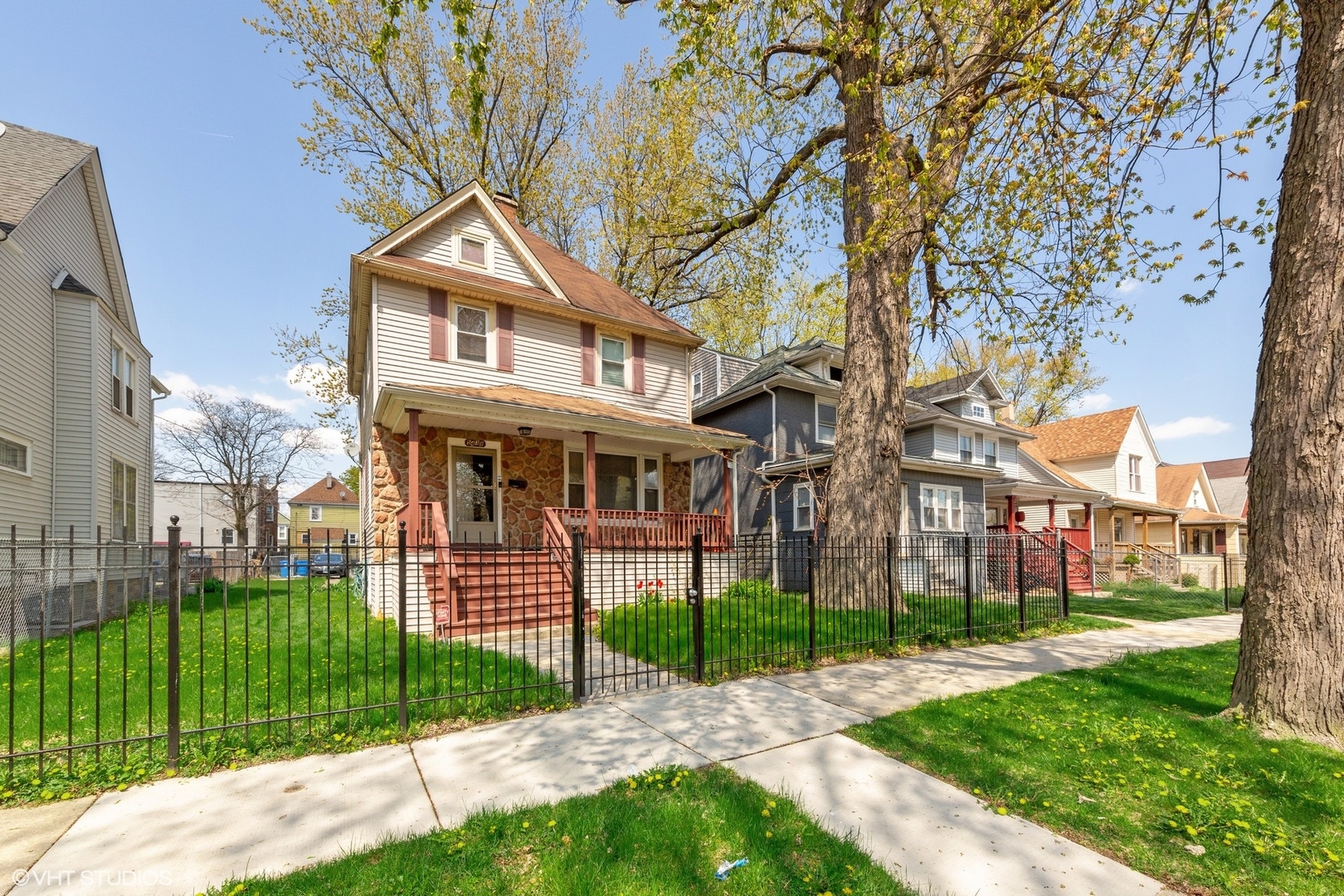 5438 West Iowa Street Chicago, IL 60651 - Photo 1 of 15