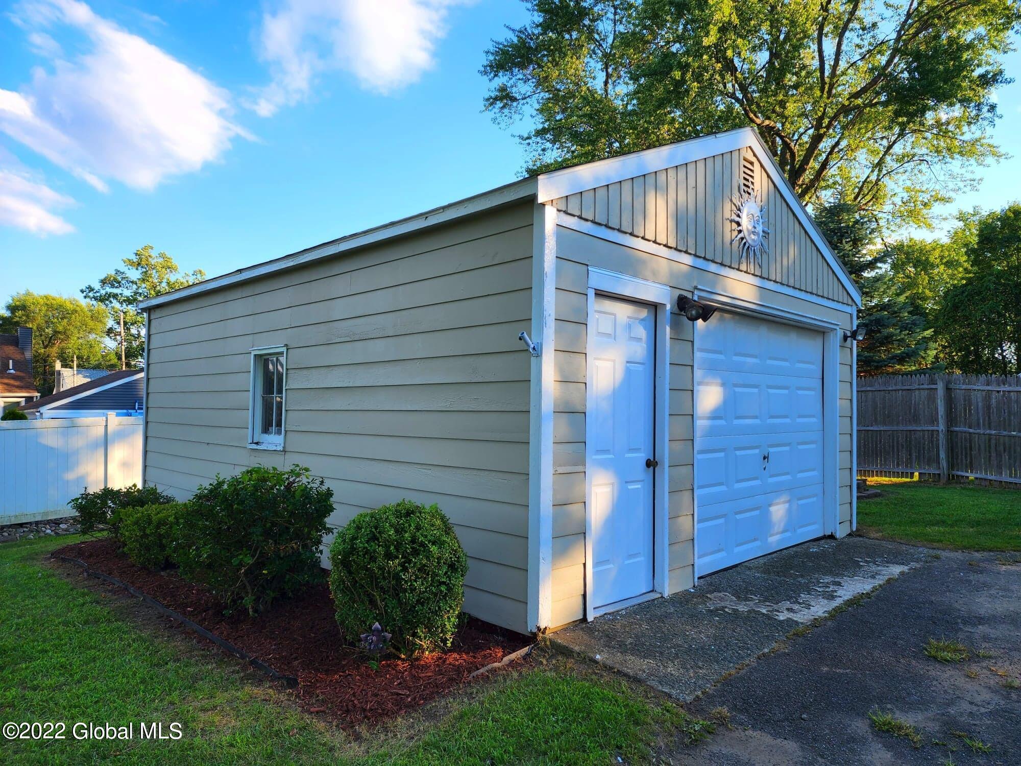 11 Lansing Road North Colonie, NY 12304 - Photo 21 of 24 296184937_745750753390663_72662206350090