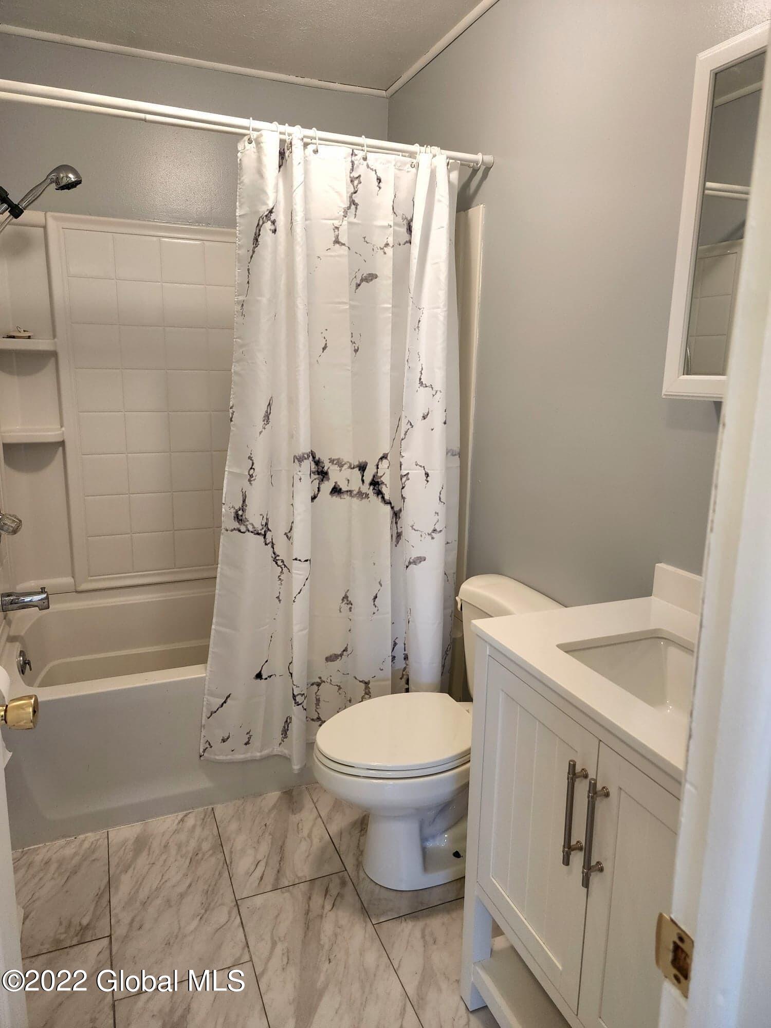 11 Lansing Road North Colonie, NY 12304 - Photo 8 of 24 298673108_802649637768675_78179107518630
