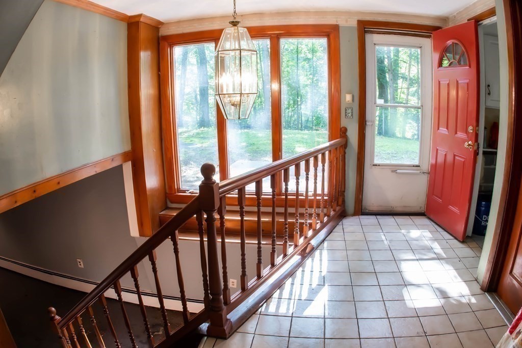 47 Craig Street Springfield, MA 01108 - Photo 5 of 18 a view of an entryway