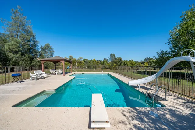 $629,500 | 8688 Camino Del Arroyo, Palo Cedro, CA 96073