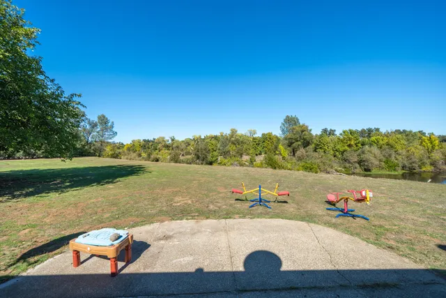 $629,500 | 8688 Camino Del Arroyo, Palo Cedro, CA 96073