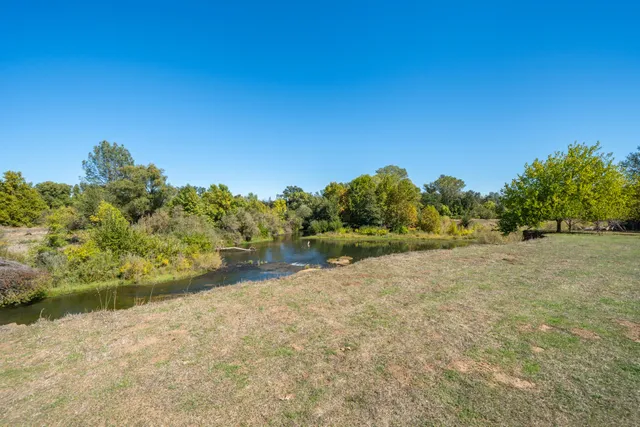 $629,500 | 8688 Camino Del Arroyo, Palo Cedro, CA 96073