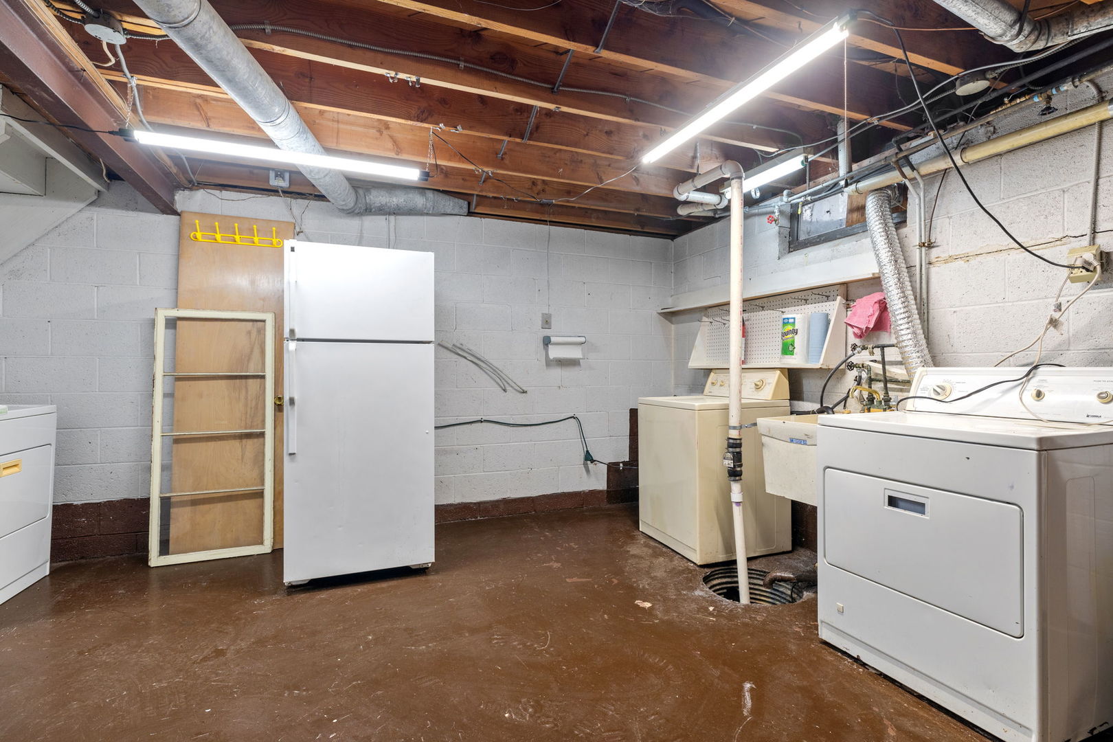 11040 Cleveland Road Mokena, IL 60448 - Photo 23 of 28 a utility room with dryer and washer