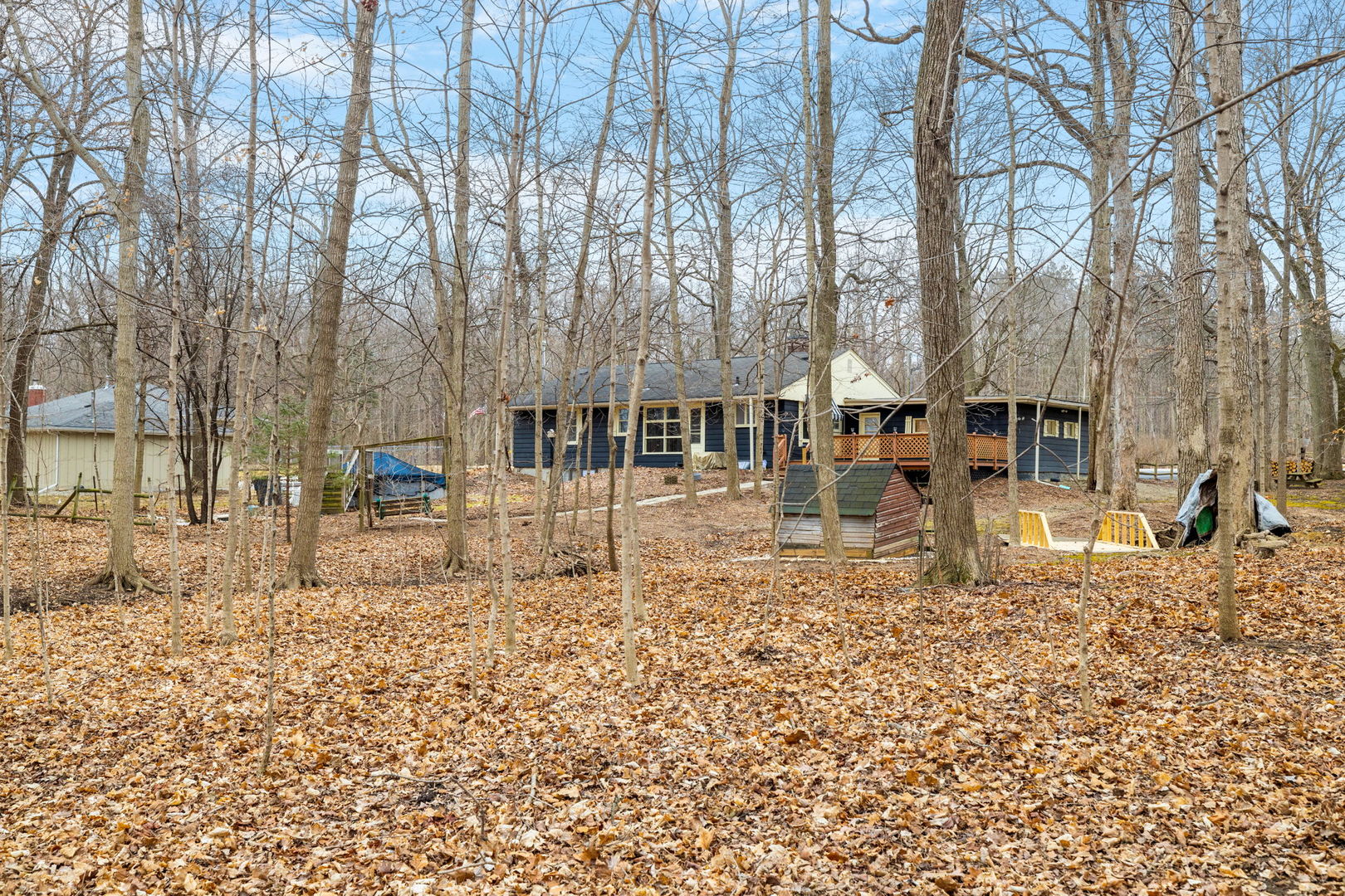11040 Cleveland Road Mokena, IL 60448 - Photo 9 of 28 a backyard of a house with lots of green space