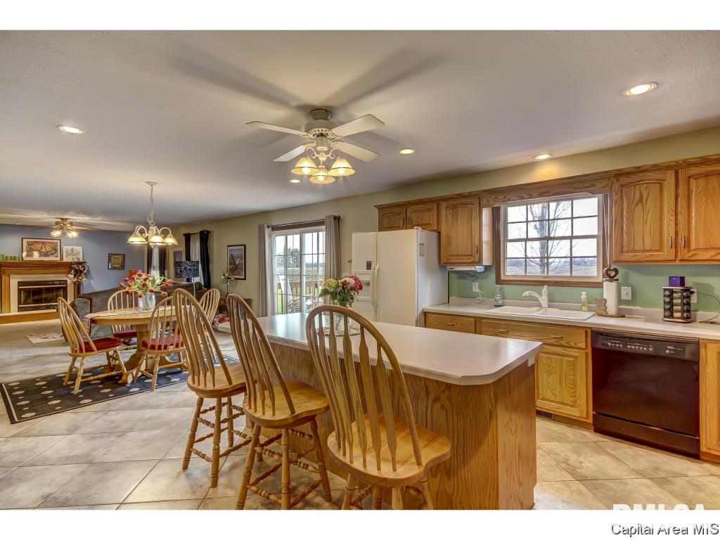 60 Rolling Meadows Lane Springfield, IL 62711 - Photo 3 of 34