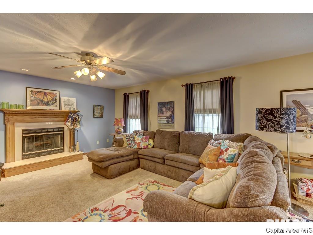 60 Rolling Meadows Lane Springfield, IL 62711 - Photo 9 of 34